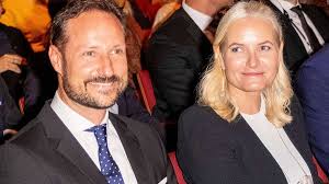 Epstein if i had been aware of the seriousness of. Mette Marit Haakon Unterwegs Im Kajak Paddeln Fur Den Guten Zweck Boulevard