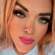 Les presentamos esta hermosa cocina integral fabricada en malmina Lombardia  y blanco alto brillo, cubierta de granito negro. Gracias por su preferencia.