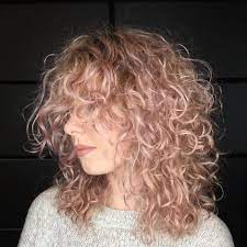 I Kind Of Want Pale Pastel Peachy Pink Hair I Might Even Call It Rose Gold Curly Hair Styles Naturally Fine Curly Hair Peachy Pink Hair