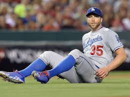 Angels 4, Dodgers 3: Mark Trumbo, Jered Weaver prove inhospitable hosts