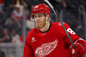 Patrick Kane returns to Blackhawks on 2-year deal