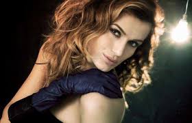 Tuğba özay, 12 mayıs 2009 tarihinde i̇talya'nın milano kentinde i̇talyan iş adamı ludovic fattizzo ile evlendi. Tugba Ozay Alchetron The Free Social Encyclopedia