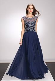 Le modèle de robe de soirée bleu est en satin brillant. Robe De Soiree Chic Grand Choix De Modeles
