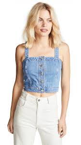 Pictures of taylor swift in tight blue jeans. Taylor Swift S Genius Trick To Pulling Off Denim On Denim Get Her Look Entertainment Tonight