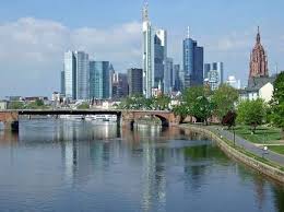 Velo Touring Reisefuhrer Main Radweg Etappe 11 Von Aschaffenburg Uber Karlstein Seligenstadt Steinheim Muhlheim Und Offenbach Nach Frankfurt Am Main