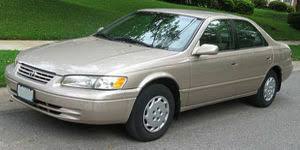 Two weeks ago i took my car to the dealership to have the oil changed, fuel topped off, check the brakes in the winter which oil should i use for my 2000 camry at this time the 5w 20 or the 5w 30? Frequency Of Oil Change 2000 Toyota Camry