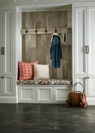 Laminat An Die Wand Flur Gestalten Ideen Farbkontraste Design Fur Zuhause Haus Eingangswege