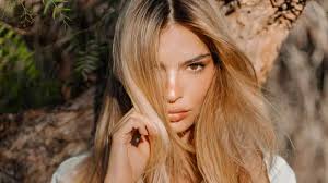 The back, clean and classic. Emily Ratajkowski Reveals Blonde Hair Kerastase