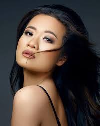 Sara Anzalone's Instagram, Twitter & Facebook