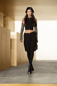 Bella hadid was one of the faces of the michael kors fall / winter 2021 campaign which debuted this week. Bella Hadid S Latest Look Is Straight Out Of Hollywood British Vogue