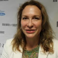 Lisa Stanger's Instagram, Twitter & Facebook