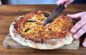Elinizi hemen sokmayın çünkü bütün hamur elinize yapışacaktır. Danilo Zanna Pizza Tarifi Italyan Pizza Hamuru Nasil Yapilir Gurme Tarif