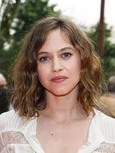 Holly Dukes's Instagram, Twitter & Facebook