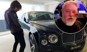 Radio king and infamous shock jock kyle sandilands tells 60 minutes about a health battle that sometimes brings him to tears. Keith Urban Appears To Urinate On Kyle Sandilands 380k Bentley Keith Urban Urban Keith