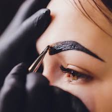 No cosmetics, no painful tattoos, no transplants. Why Do Henna Brows Turn Into Orange The Untold Truth Of Tinting Eyebrows