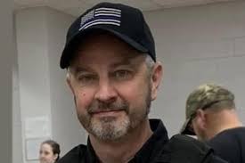 Desmond Bailey's Instagram, Twitter & Facebook