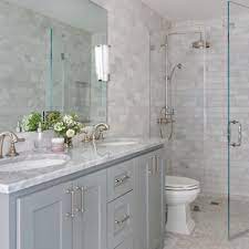 Due to the fact that a shower occupies a considerable amount of space you need to think of the right materials to decorate the bathroom in an attractive and stylish way. 75 Beautiful Small Walk In Shower Pictures Ideas August 2021 Houzz
