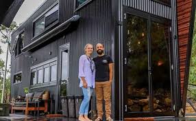 Was kostet ein minihaus oder anbau? Junges Paar Baut Ein Luxus Tiny House Das Nur 55 000 Euro Kostet Business Insider