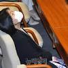 뉴데일리의 윤미향에 대한 스토리 이미지