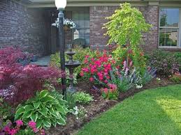 Have you been dreaming about landscaping your front and back yard? Front Of House Flower Garden Front Yard Garden Yard Landscaping Backyard Landscaping