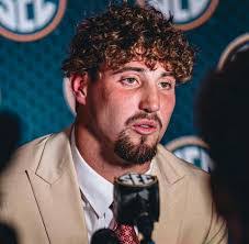 Jerome Ledbetter's Instagram, Twitter & Facebook