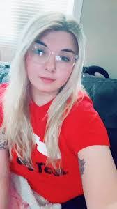 Lindsey Pilcher's Instagram, Twitter & Facebook