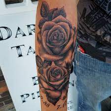 The design looks incredibly gorgeous, and you can place it on any part of your body depending on the size and pattern. Rip Rose Tattoos
