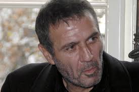 Βρές τον κατάλληλο επαγγελματία για το σπίτι σου. Poios Menei Shmera Sto Katarameno Spiti Opoy Eixe Dolofonh8ei O Nikos Sergianopoylos Fwto H Apopsh