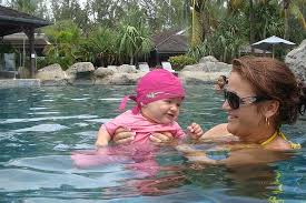 Dans La Piscine Avec Bebe Photo De Lux Saint Gilles Saint Gilles Les Bains Tripadvisor