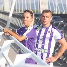 Az árverezésből befolyt összeget teljes egészében a soha ne add fel lázár bence emlékalapítvány részére ajánljuk fel. Prezentacija Profesionalac Uredba Vlade Ujpest Puma Szereles Instituteofpastlifetherapy Com
