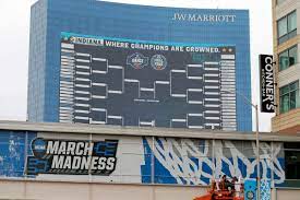 The scores and moments you need to know from friday at ncaa tournament. Ncaa Tournament Start Date 2021 Why March Madness First Round Is Starting Friday Instead Of Thursday Draftkings Nation
