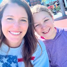 Had the best Spring Break staycation with these kiddos and their parents!  After one failed resort attempt we regrouped and these kids got to soak up  the sun poolside all weekend ☀️