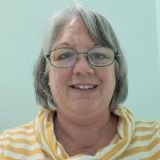 Sarah Erickson's Instagram, Twitter & Facebook