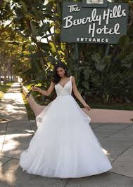 Check spelling or type a new query. Pin Auf Voluminose Brautkleider