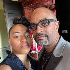 Andrea Hoke's Instagram, Twitter & Facebook