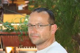 Jean-Paul DANJOU, 60 ans (BRUXELLES, CHATELLERAULT)