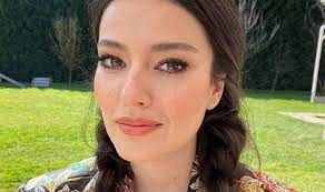 Facebook gives people the power to share. Linc Edilen Pelin Akil Den Aciklama Tutanlar Da Tutmayanlara Saygili Olursa Guzel Bir Sekilde Yasariz