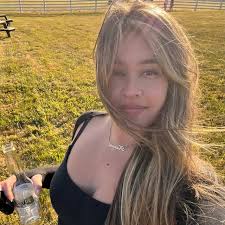 Tara Deaver-Noblisse (@tara2.0_) • Instagram photos and videos