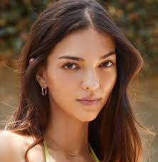 Colleen Cole's Instagram, Twitter & Facebook