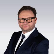 🚛💨Nasze ciężarówki DRUTEX w nowych barwach już w trasie! ❤️ Jeśli  spotkasz nasze ciężarówki na drodze