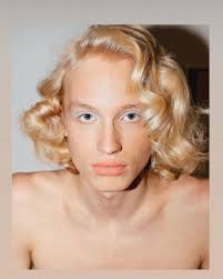 ALL-IN SS25 @allinstudio @broraugust @benjamin.barron @lottavolkova  @thomasdekluyver @nailsbymei @julialangecasting @ericvonchristison 📸  @ellenvirgona thank you thank you thank you 💕 and to my man assistants  working their 🍑🍑🍑🍑🍑 off! Mainly ...