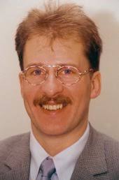 Paste schleift Kanten und Oberflächen glatt