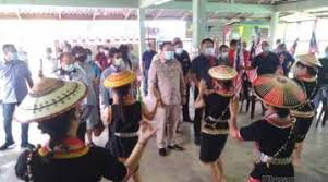 Sebuah tarian tradisional biasanya mengandung nilai filosofis, simbolis, dan religius. Rm4 Juta Diperuntukkan Untuk Pembangunan Di Puncak Borneo Tahun Ini Willie Utusan Borneo Online