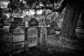 The Ghosts Of Colonial Park Cemetery Haunted Savannah Ga Haunted Graveyard Scary Places Colonial Park