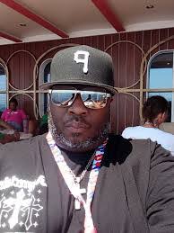 Jacque Ross's Instagram, Twitter & Facebook