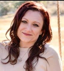 Amanda Winningham's Instagram, Twitter & Facebook