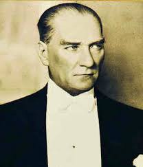 Ataturk Un Sol Gozunun Hafif Sehla Olmasinin Nedenini Merak Etmis Miydiniz Fotograf Portre Yuz Ifadeleri