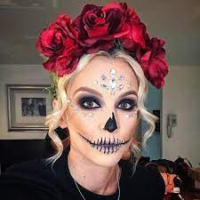 Been Getting So Many Requests Regarding My Hair Makeup For The Dayofthedead P Maquillaje Makeup Easy Hairstyles Maquillaje De Muerto Maquillaje De Malefica Maquillaje De Cara De Halloween