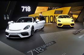 Noch wichtiger ist den automanagern wohl das versprechen von ministerpräsident markus söder (csu), mitzuhelfen, ausländische hersteller auf die messe zu holen: Automesse In Frankfurt Porsche Zeigt Sich Auf Der Iaa Wirtschaft Stuttgarter Zeitung