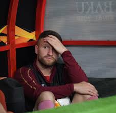Shkodran mustafi (sinh ngày 17 tháng 4 năm 1992) là cầu thủ bóng đá người đức thi đấu ở vị trí trung vệ cho câu lạc bộ schalke 04 tại giải bundesliga và đội tuyển bóng đá quốc gia đức. Fc Arsenal Shkodran Mustafi Redet Sich Seinen Frust Von Der Seele Welt